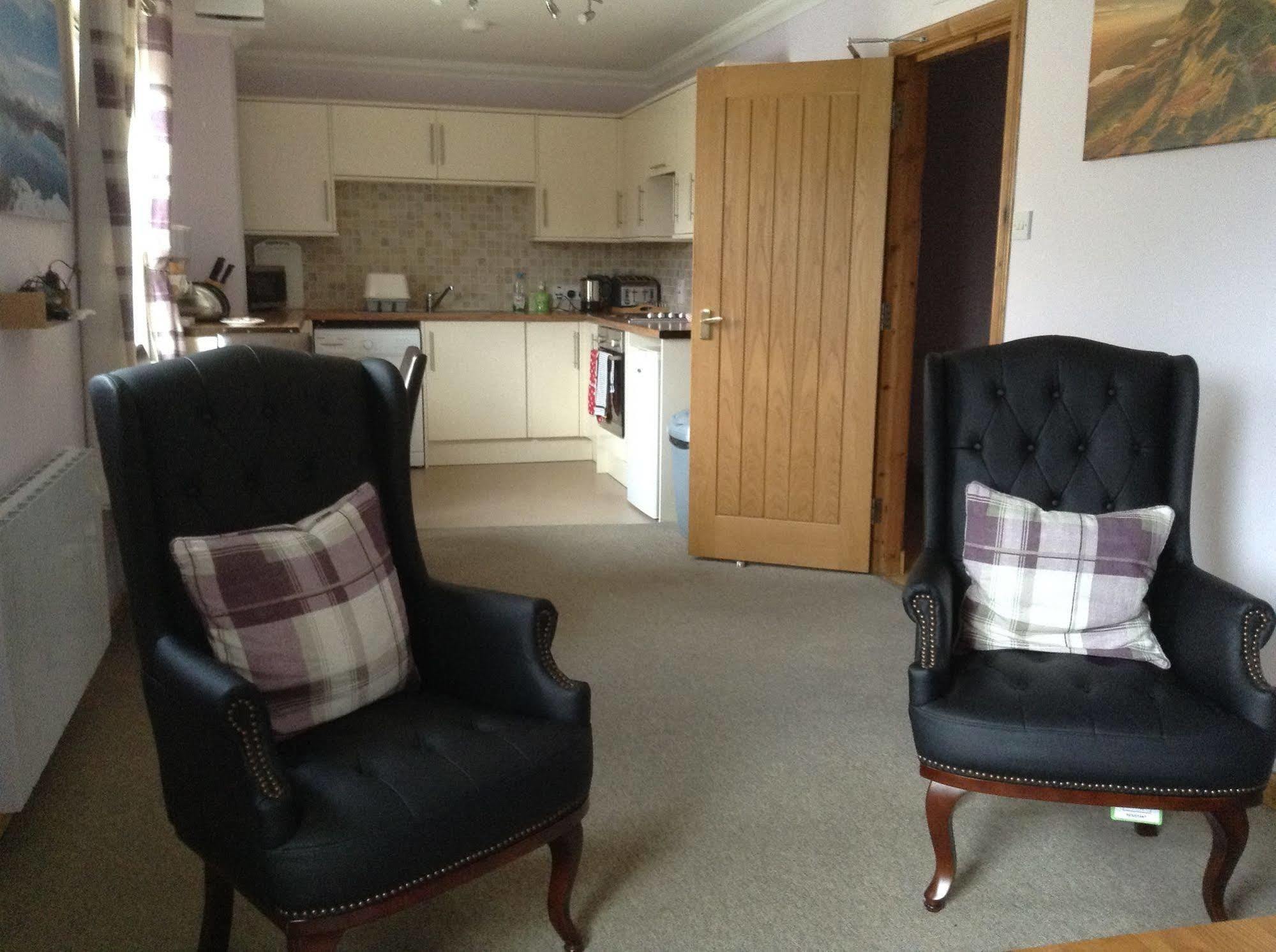 Glenlochy Nevis Bridge Apartments Форт-Уильям Экстерьер фото